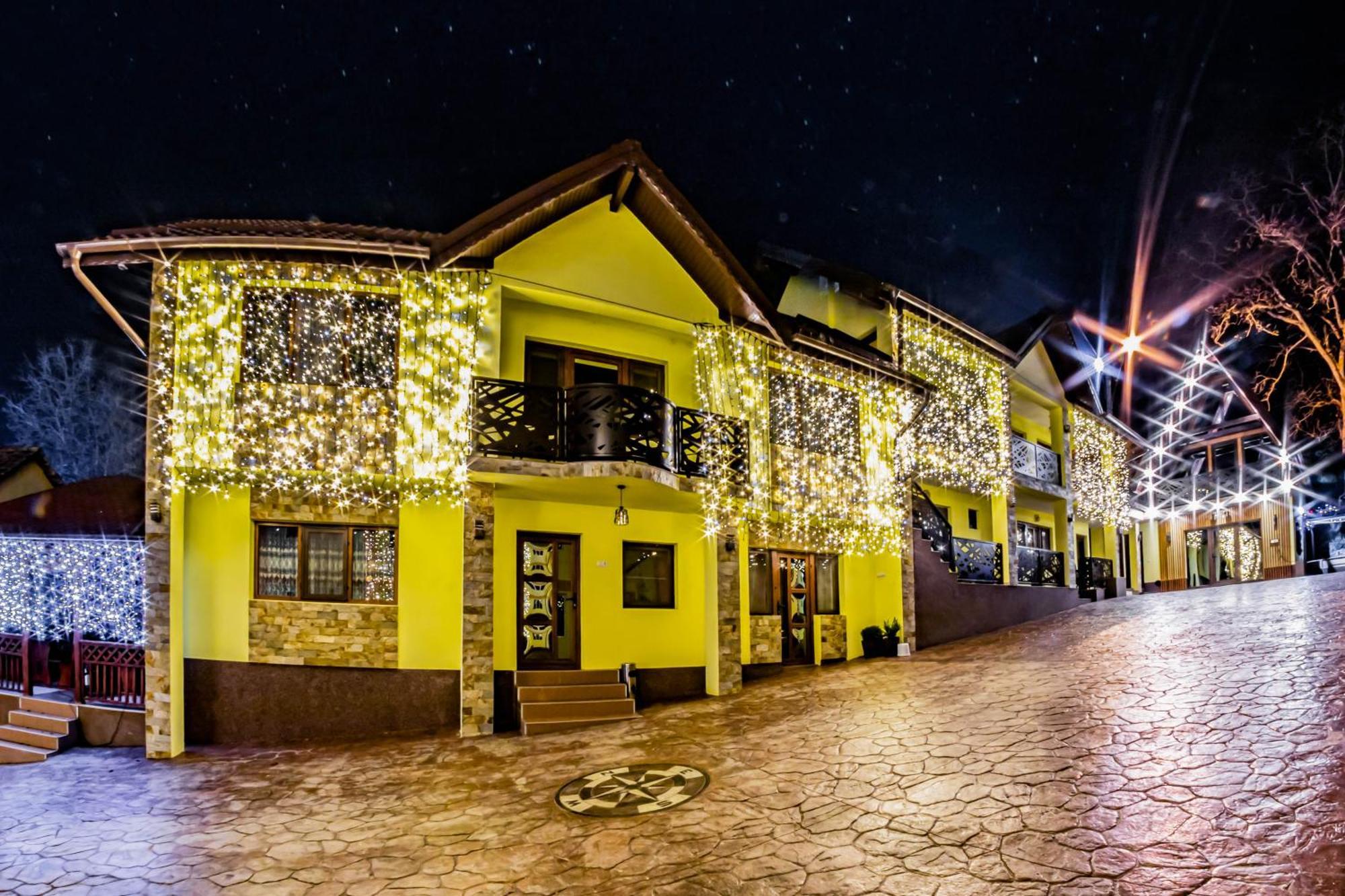 Pensiunea Mihaela-Transalpina Novaci-Străini Eksteriør bilde
